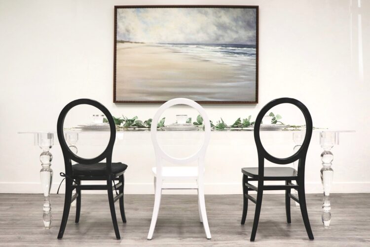 Clear Acrylic Table T112
